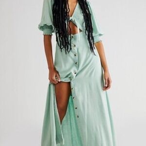 Free People String Of Hearts Maxi Dress
Smocked New W/ tags .